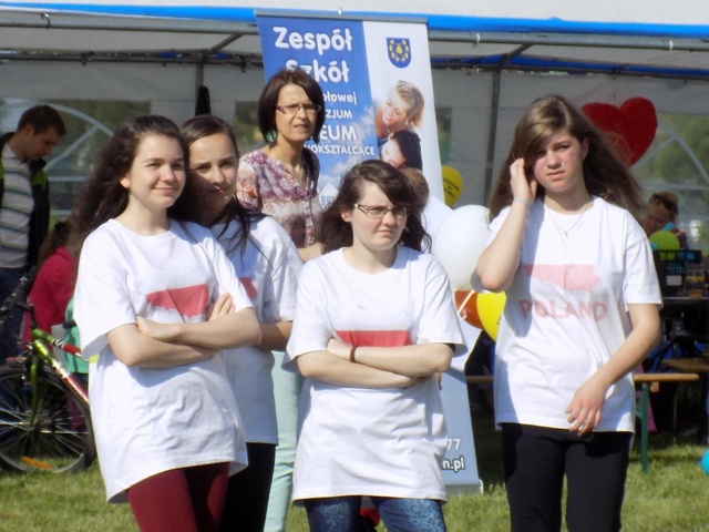 Wolontariusze z Zespołu Szkół w Gogołowej w żorskim Hospicjum