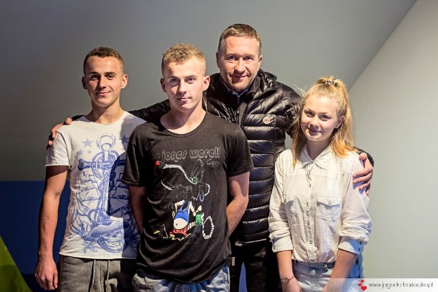 Uczniowie „Budowlanki” pomagają ubogim rodzinom