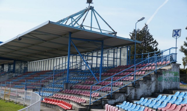 trybuna-01.jpg trybuna-01.jpg