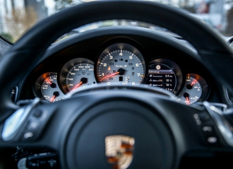 MOTOrady: Kolizja za granicą. Co robić?