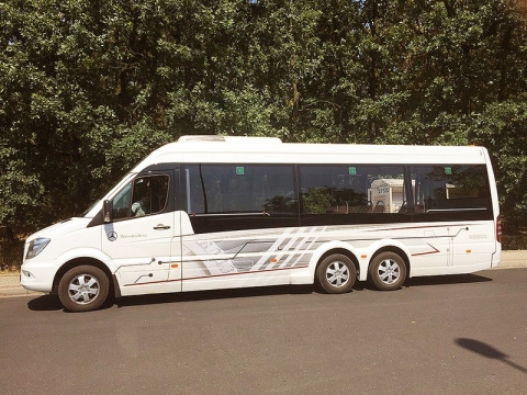 KĘDZIERZYN-KOŹLE : Zamiast klasycznego autobusu – Mercedes Benz