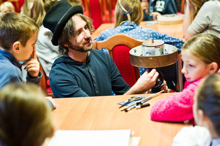 Kędzierzyn-Koźle: Poznawali magiczny świat pierwszych projektorów