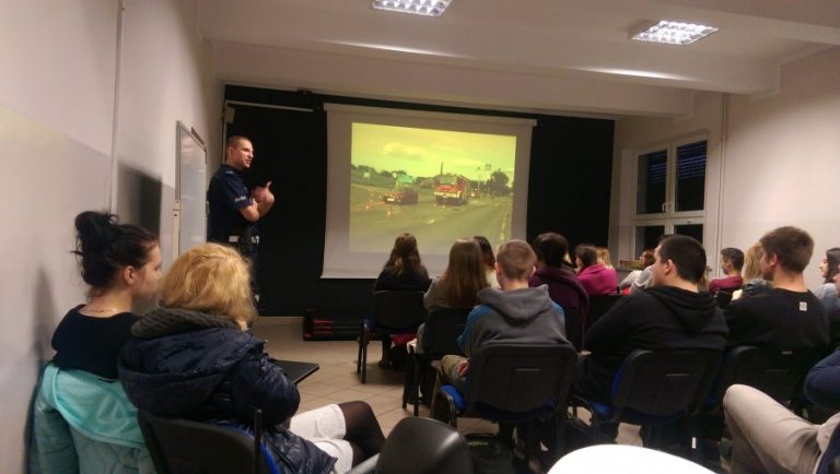 Policjanci szkolili dzieci i młodzież