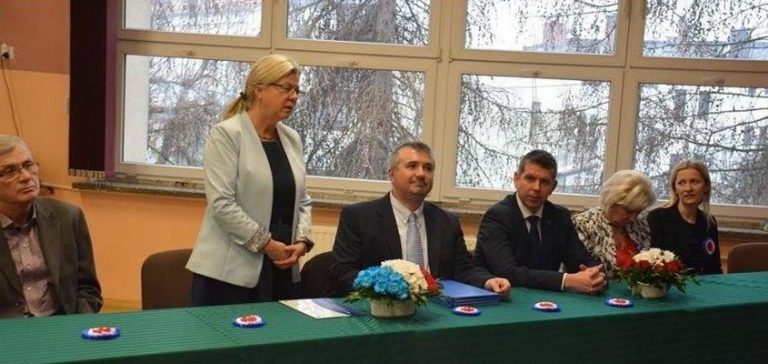 Gimnazjum nr 1: Jest umowa na utworzenie klas frankofońskich