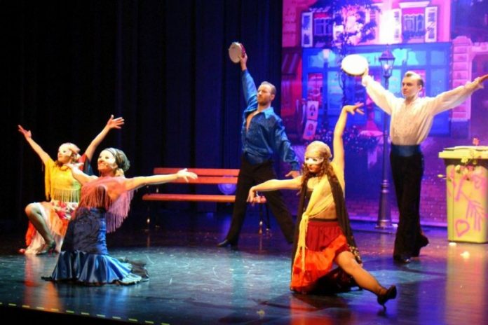 Wyśmienite widowisko pełne humoru, tańca oraz największych operetkowych arii i pieśni.