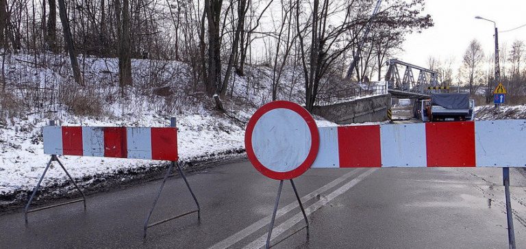 Z ostatniej chwili: Wiadukt grozi zawaleniem. Zamknięto ul. Moszczeńską