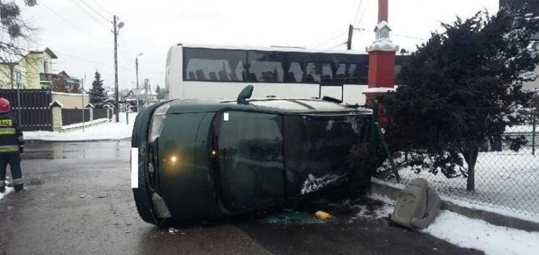 Radlin: Kierowca osobówki nie zauważył autobusu