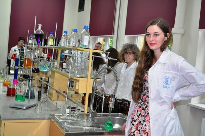 Kolejne stypendia dla przyszłych chemików