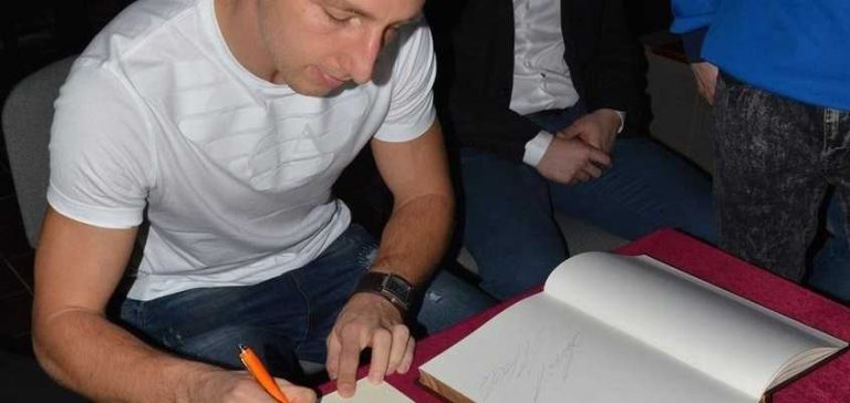 Kamil Wilczek odwiedził uczniów Gimnazjum nr 3