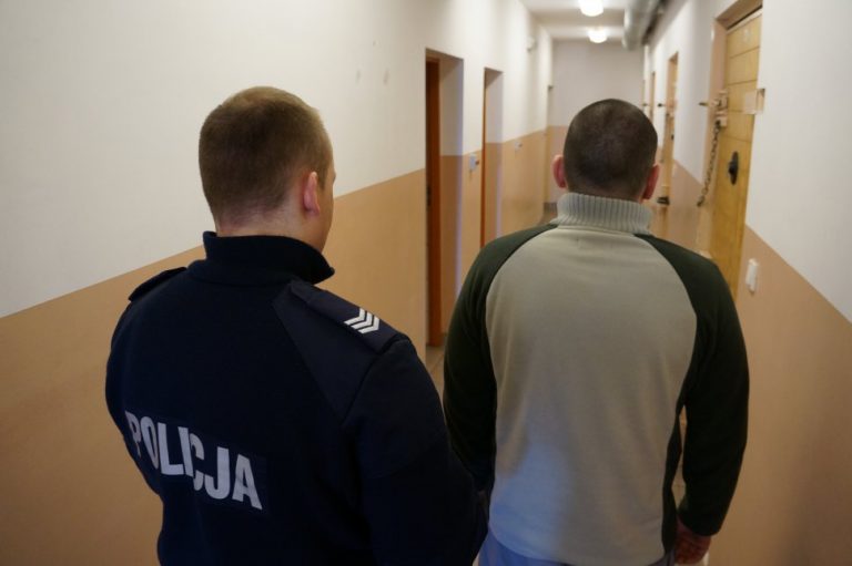 Policja zatrzymała włamywacza