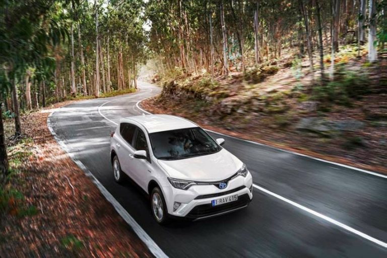 Nowa Toyota RAV4 Hybrid – prestiż, komfort i wydajność