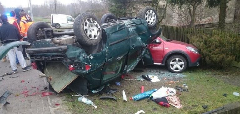 48-letnia kierująca Peugeotem dachowała w Gorzycach