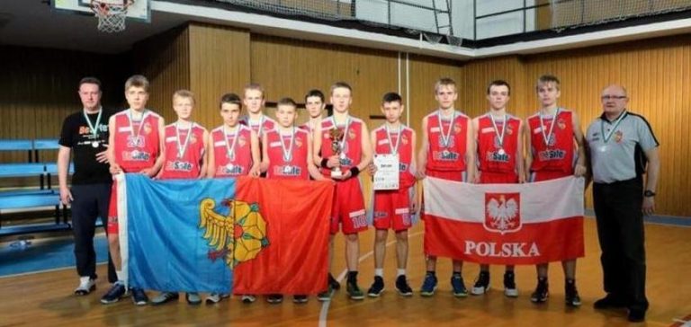 MKS Wodzisław Śl.: Koszykarze zdobyli srebro w turnieju „Easter Tournament Ostrava”