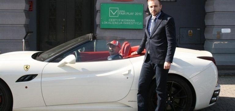 UM w Rydułtowach zakupił służbowe Ferrari California!