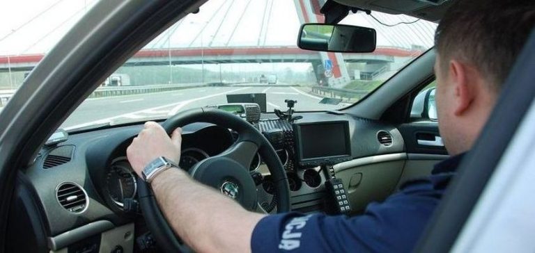 Gnał 142km/h w terenie zabudowanym! Młody kierowca BMW stracił prawo jazdy