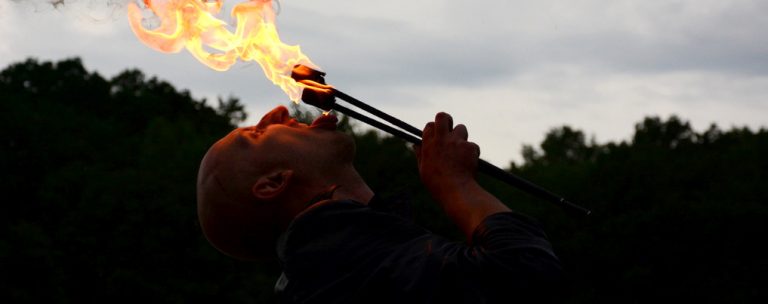 Wodzisławski Sztukmistrz podczas drugiego dnia Festiwalu Kuglarzy