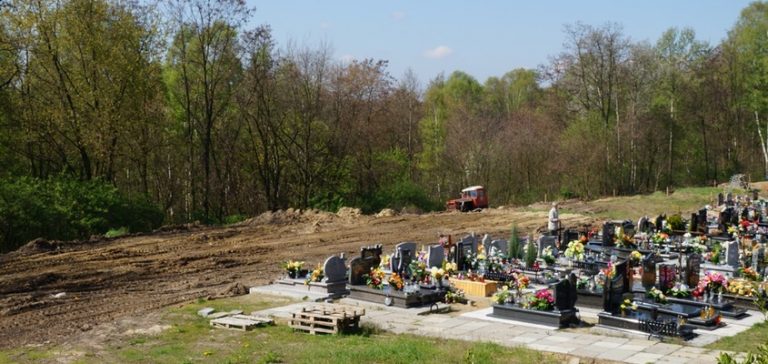 Wodzisław: Trwają kolejne prace modernizacyjne na cmentarzu przy ul. Bogumińskiej