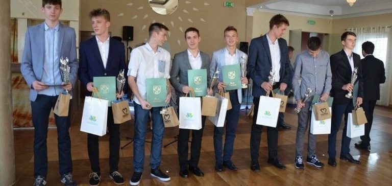 Sportowcy i ludzie kultury odebrali nagrody Powiatu Wodzisławskiego
