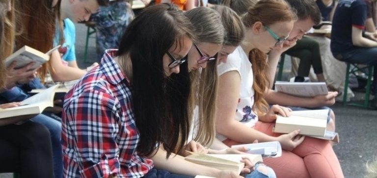 „Jak nie czytam, jak czytam” – w akcję włączyli się wodzisławscy i rydułtowscy licealiści