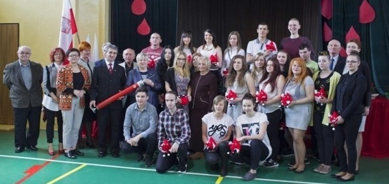 ZSP nr 2 w Rydułtowach z odznaką „Zasłużony Honorowy Dawca Krwi”