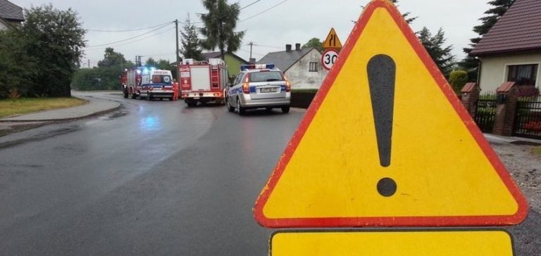 Jastrzębie: Wpadła w poślizg i wjechała do rowu