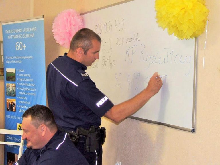 Nie daj się oszukać! Policja radzi seniorom.