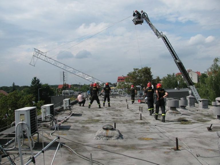 Nowy maszt antenowy wodzisławskiej straży pożarnej