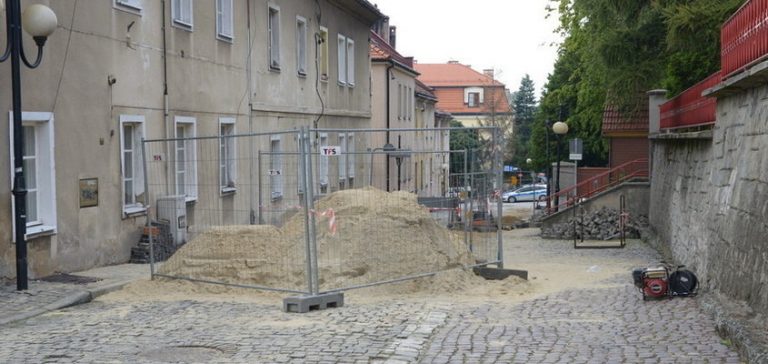 Wodzisław: Trwają prace na ul. Kościelnej