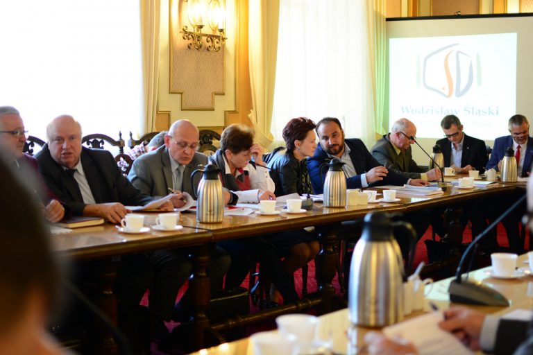 Awantura podczas sesji. Temat: podwyżki czynszów