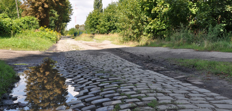 Miasto sprzedaje… granitową kostkę z odzysku