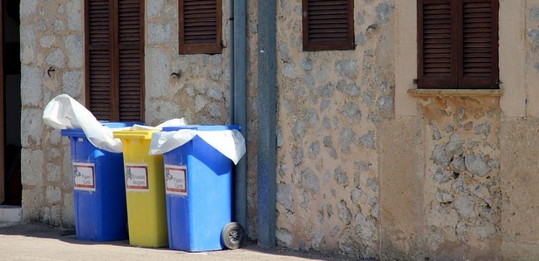 Kędzierzyn-Koźle: Czysty Region przypomina – popiół wrzucamy do czarnego lub szarego pojemnika!