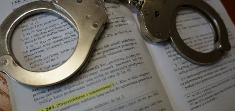 Rydułtowy: Agencja towarzyska w lokalnym klubie. Sutenerzy wpadli w ręce policji