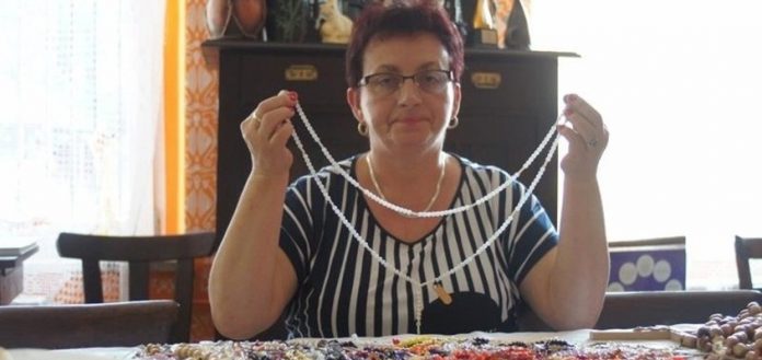 Połomia, Mszana: Kolekcja różańców mieszkanki Gogołowej. Wystawa Marioli Dusza