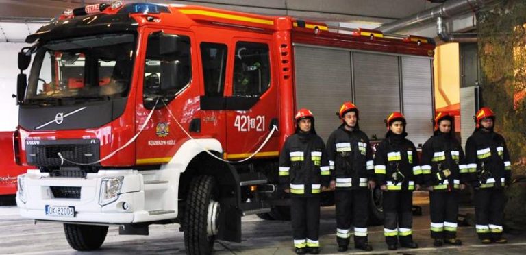 Nowy wóz bojowy zasilił flotę kędzierzyńsko-kozielskiej straży pożarnej