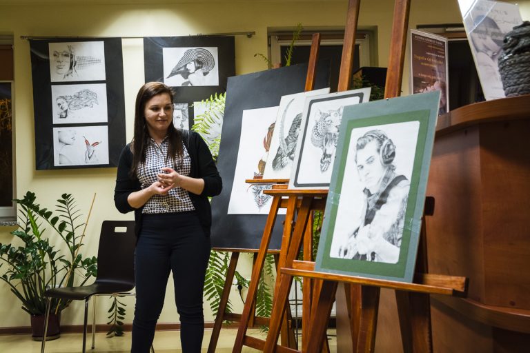 Wernisaż wystawy rysunków Sylwii Somerlik pt. „Ołówek, papier i miłość”
